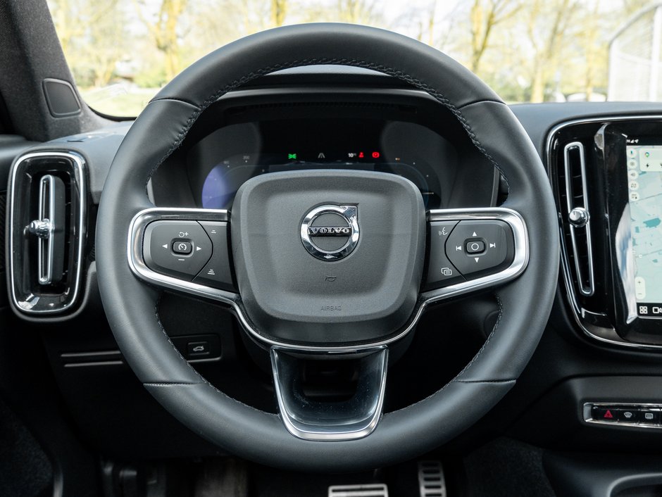 Volvo XC40 Recharge Pure Electric P8 eAWD ULTIMATE  3.49%* UP TO 84 MONTH  CPO 2022-8