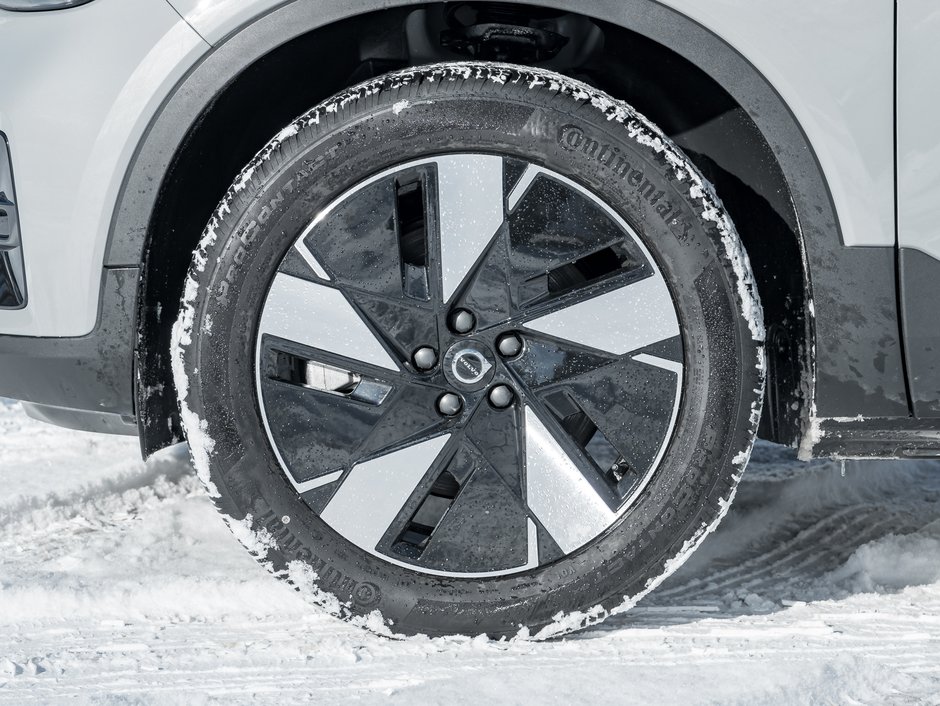 Volvo XC40 Recharge Pure Electric Twin eAWD Core  CPO FINANCE RATE 3.49%*-4%* 2024-4