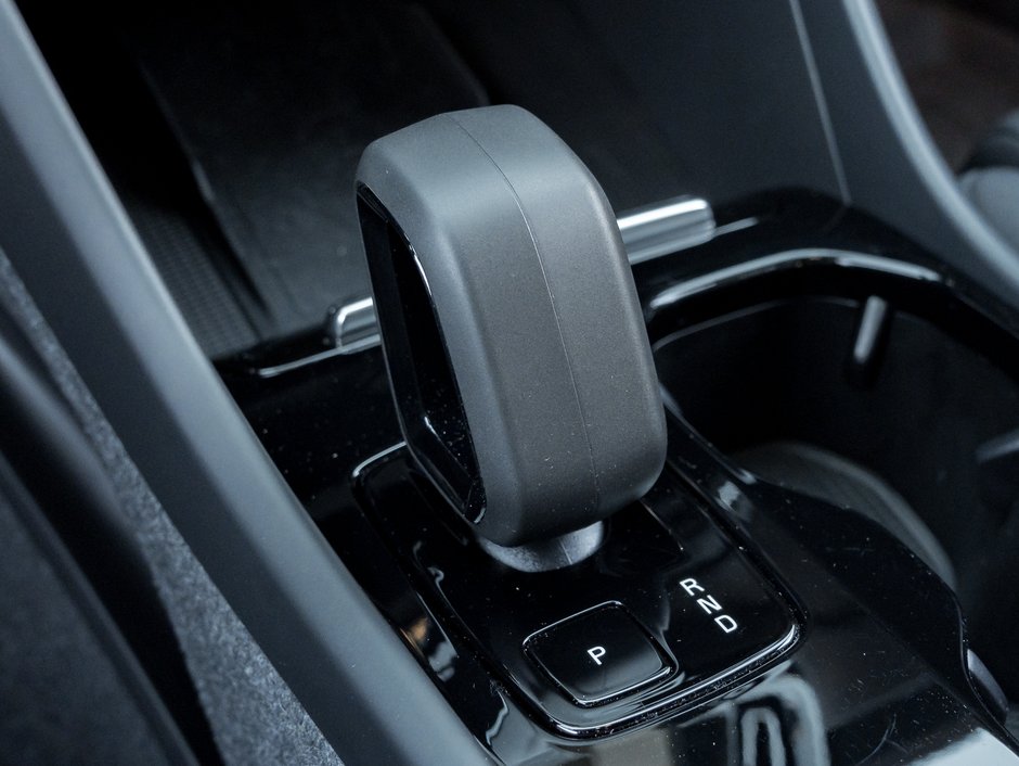 Volvo XC40 Recharge Pure Electric Twin eAWD Core  CPO FINANCE RATE 3.49%*-4%* 2024-16