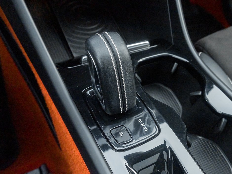 Volvo XC40 T5 AWD R-Design  HARMAN KARDON  SAFETY CERT  NAVI 2019-14