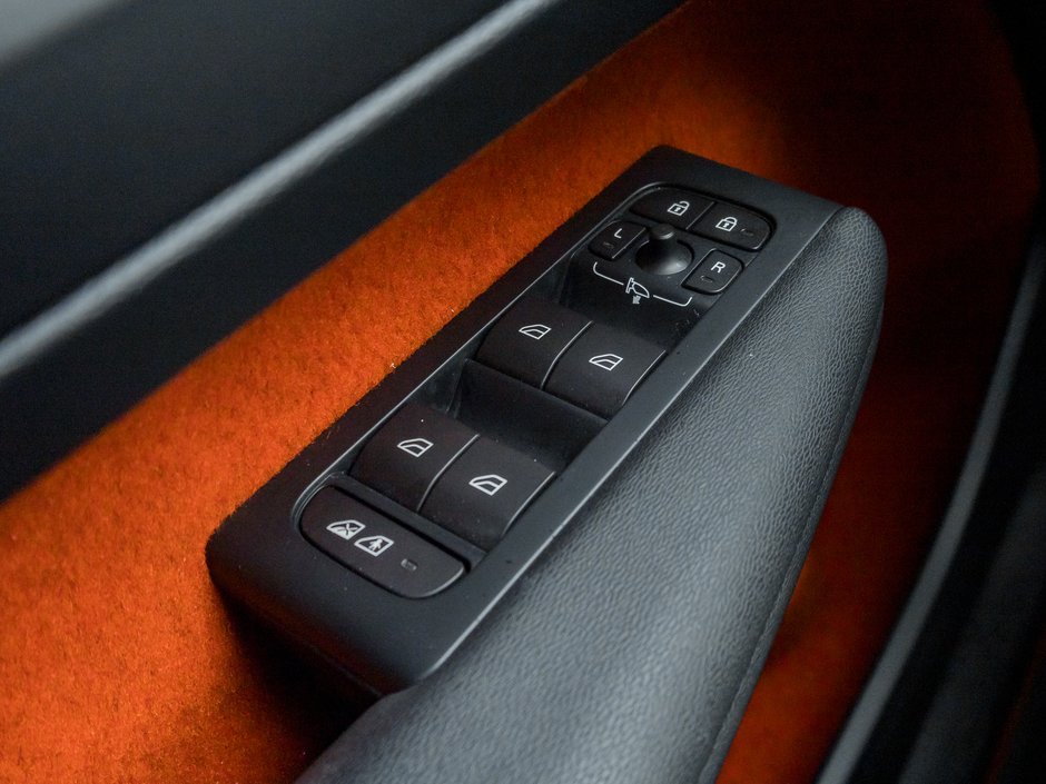 Volvo XC40 T5 AWD R-Design  HARMAN KARDON  SAFETY CERT  NAVI 2019-11