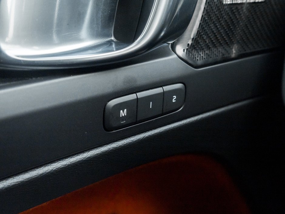 Volvo XC40 T5 AWD R-Design  HARMAN KARDON  SAFETY CERT  NAVI 2019-13