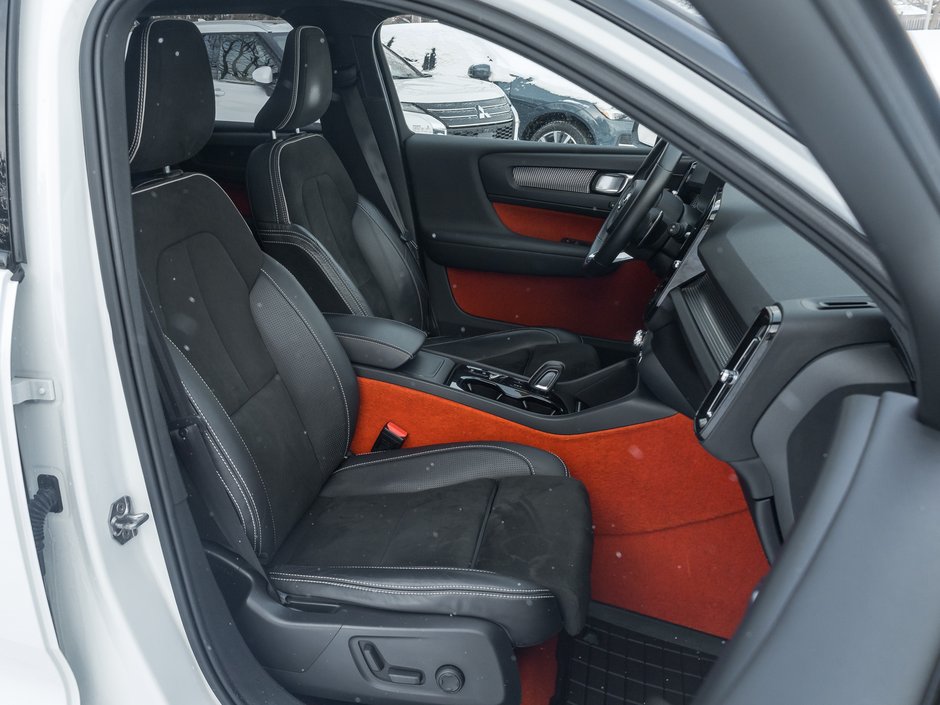 Volvo XC40 T5 AWD R-Design  HARMAN KARDON  SAFETY CERT  NAVI 2019-19