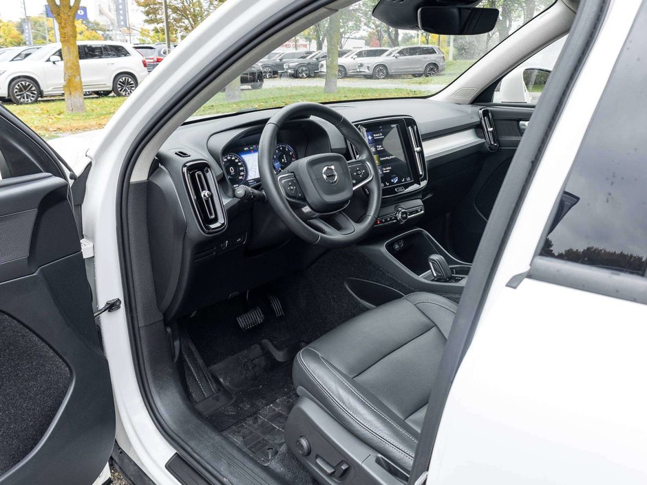2019 Volvo XC40 Momentum PLUS^Trade In^Navi^Power Roof^One Owner-6