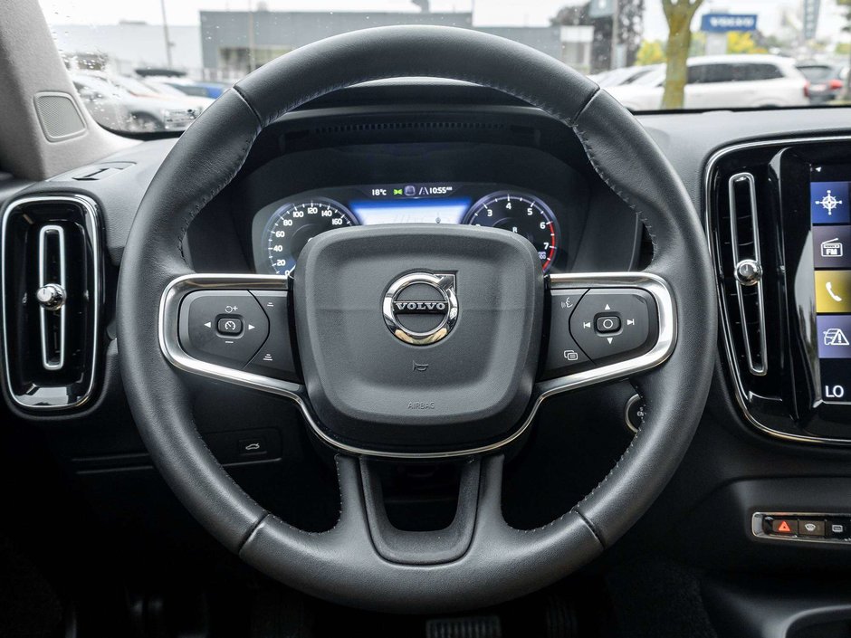 2019 Volvo XC40 Momentum PLUS^Trade In^Navi^Power Roof^One Owner-7