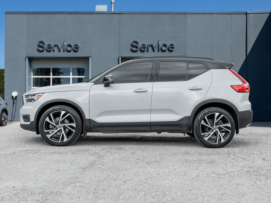 2020 Volvo XC40 T5 AWD R-Design  PREMIUM OACKAGE  SAFETY CERTIFIED-2