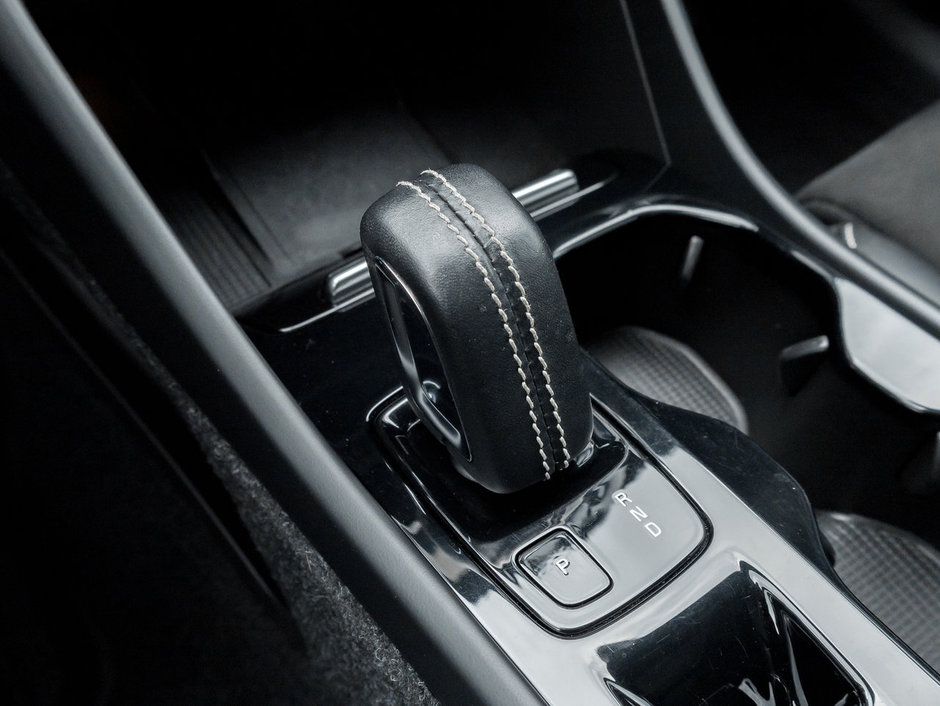 2020 Volvo XC40 T5 AWD R-Design  PREMIUM OACKAGE  SAFETY CERTIFIED-14