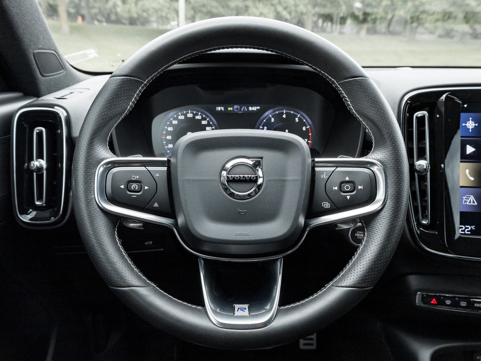 2020 Volvo XC40 T5 AWD R-Design  PREMIUM OACKAGE  SAFETY CERTIFIED-7