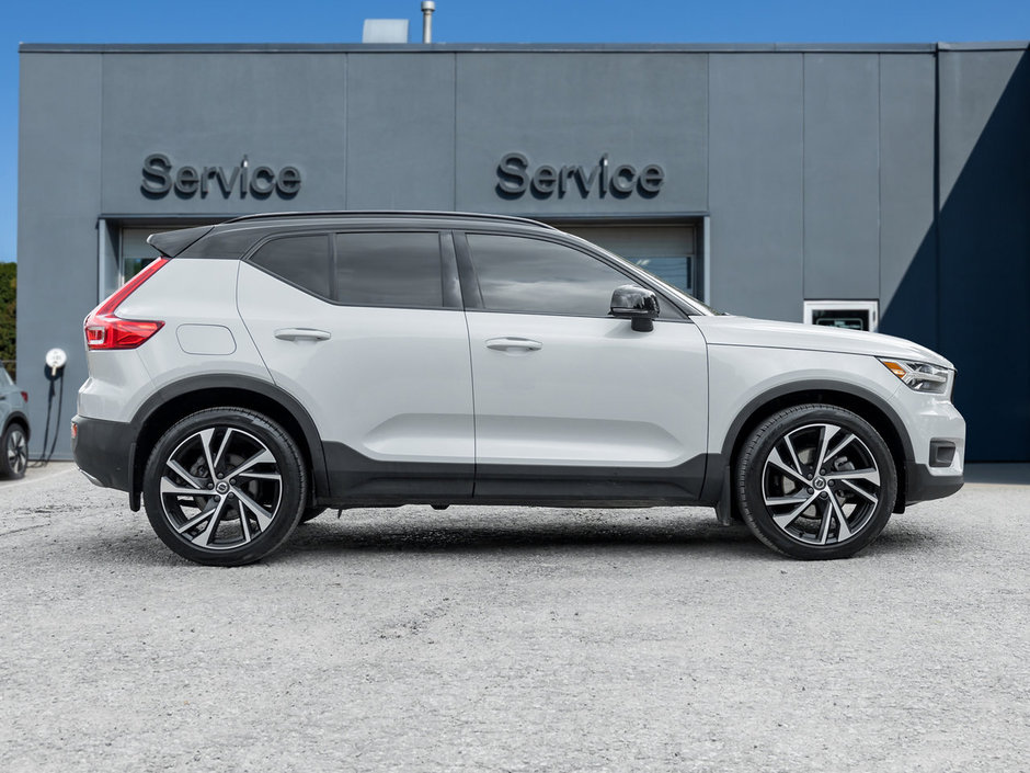 2020 Volvo XC40 T5 AWD R-Design  PREMIUM OACKAGE  SAFETY CERTIFIED-4