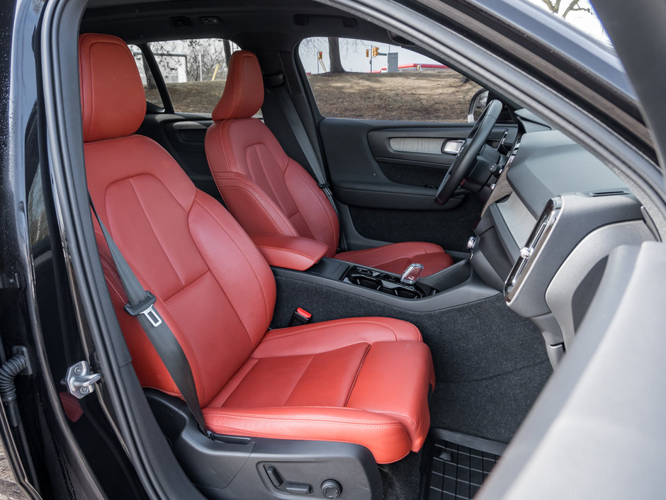 Volvo XC40 T5 AWD INSCRIPTION  OXIDE RED INTEIROR  CPO 2021-21
