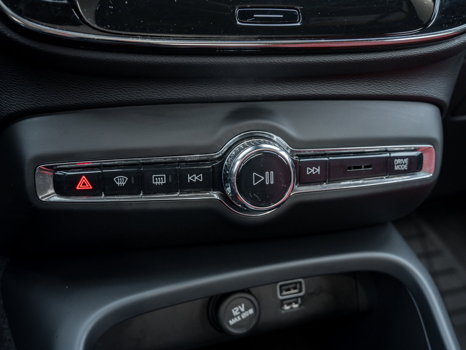 Volvo XC40 T5 AWD INSCRIPTION  OXIDE RED INTEIROR  CPO 2021-17
