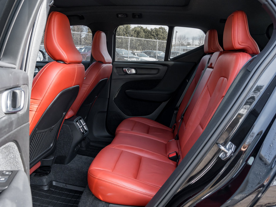 Volvo XC40 T5 AWD INSCRIPTION  OXIDE RED INTEIROR  CPO 2021-22