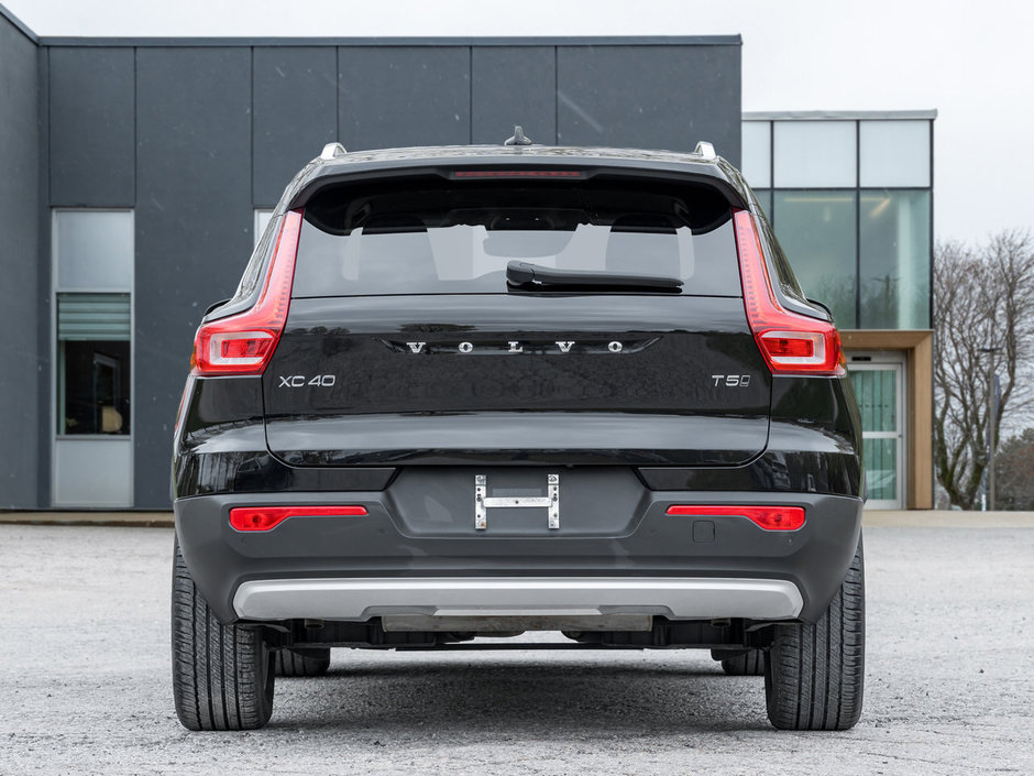 2021 Volvo XC40 T5 AWD Momentum  CPO  LOW MILEAGE  NAVI-5