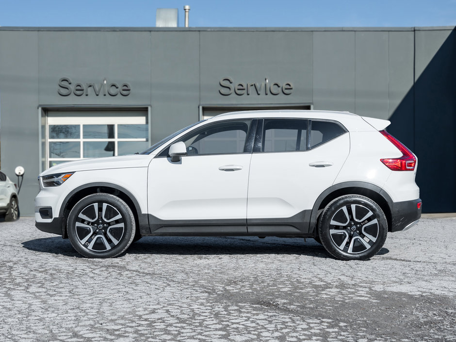 2021 Volvo XC40 T5 AWD Momentum CPO NEW BRAKES-2