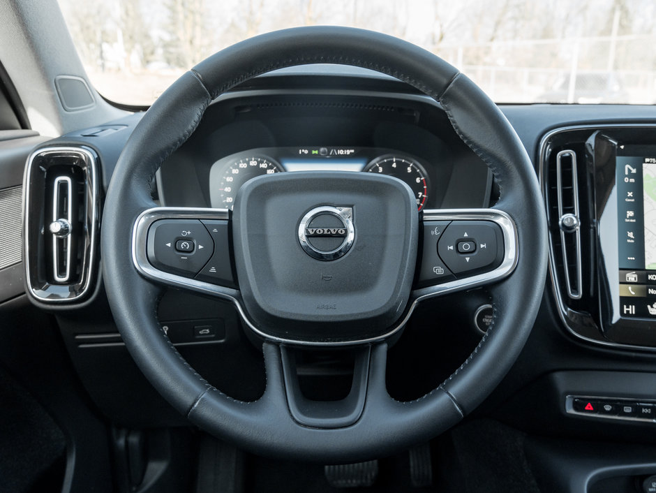 2021 Volvo XC40 T5 AWD Momentum CPO NEW BRAKES-7