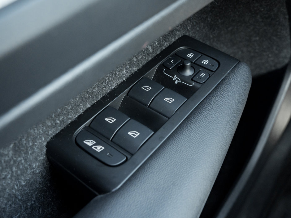 2021 Volvo XC40 T5 AWD Momentum CPO NEW BRAKES-10
