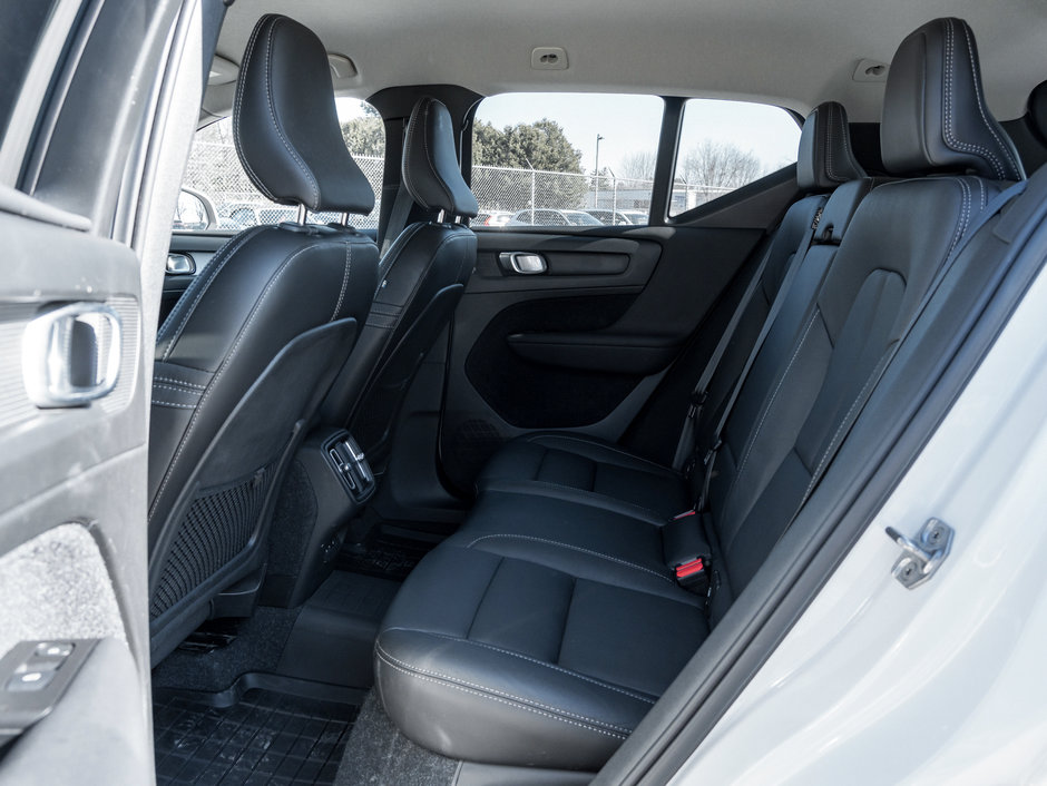 2021 Volvo XC40 T5 AWD Momentum CPO NEW BRAKES-17