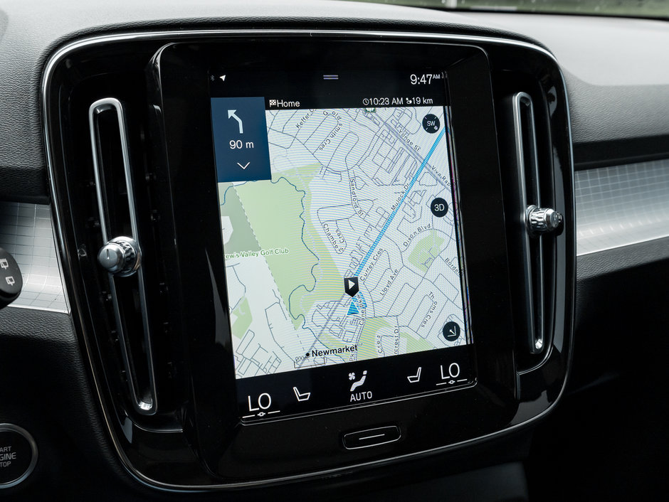 2021 Volvo XC40 T5 AWD Momentum  FEATURE-RICH  VALUE PACKED-11