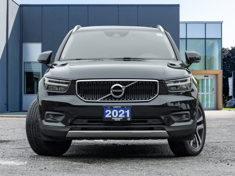 2021 Volvo XC40 T5 AWD Momentum  FEATURE-RICH  VALUE PACKED-1