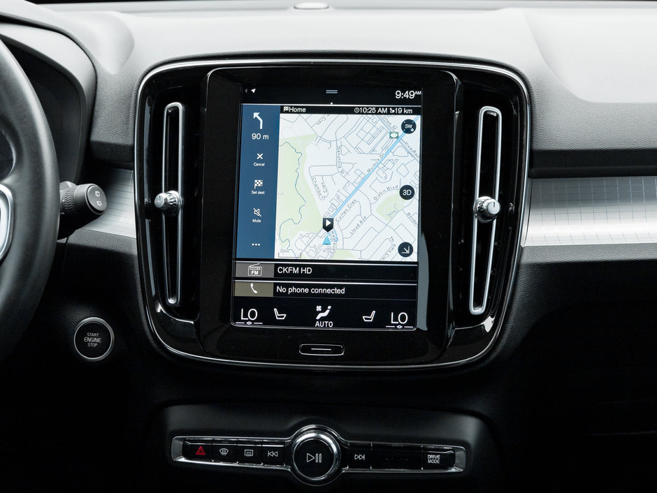 2021 Volvo XC40 T5 AWD Momentum  FEATURE-RICH  VALUE PACKED-24