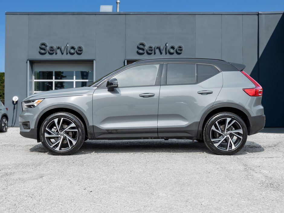 2021 Volvo XC40 T5 AWD R-Design LOW MILEAGE-2