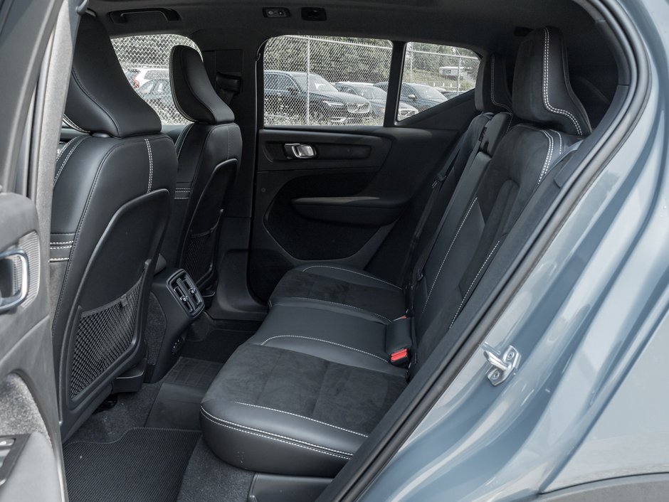2021 Volvo XC40 T5 AWD R-Design LOW MILEAGE-20