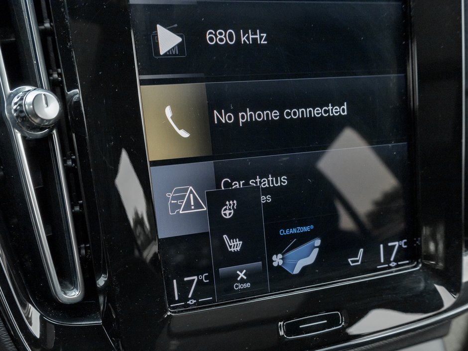 2021 Volvo XC40 T5 AWD R-Design LOW MILEAGE-17