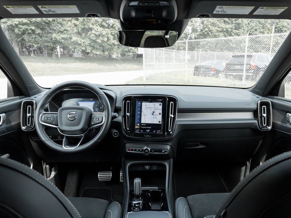 2021 Volvo XC40 T5 AWD R-Design LOW MILEAGE-22