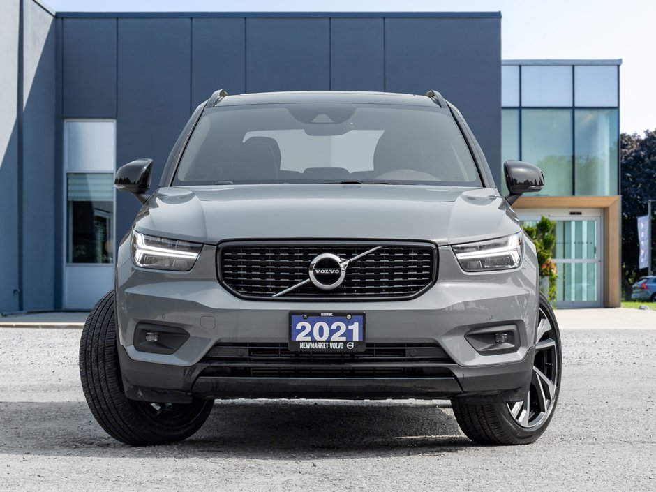 2021 Volvo XC40 T5 AWD R-Design LOW MILEAGE-1