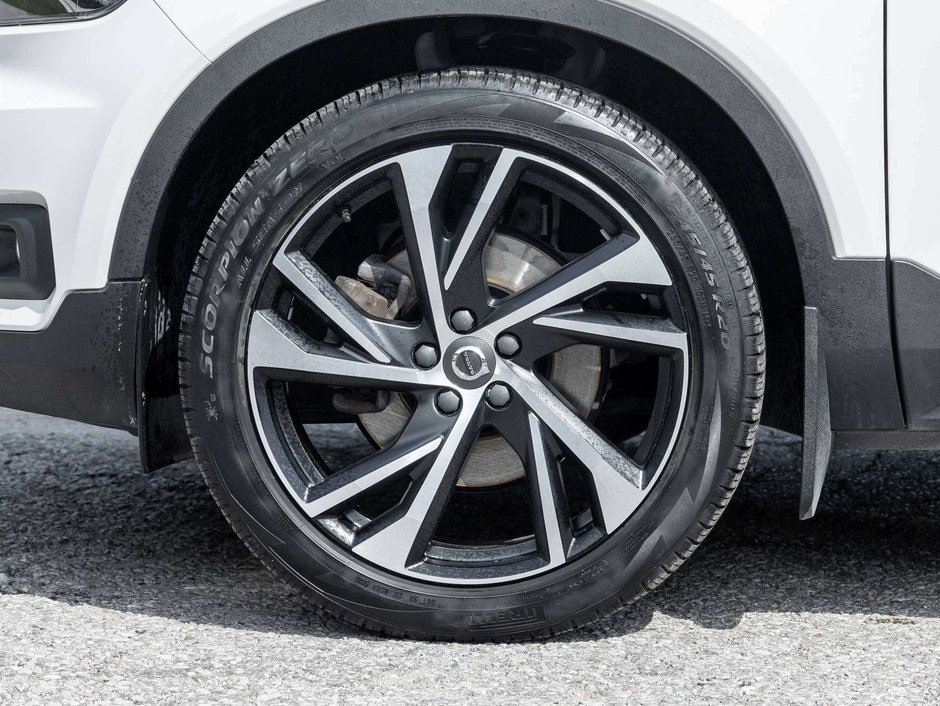 Volvo XC40 R-Design  NEW BRAKES  CPO RATE 2.99%* UP TO 72M 2021-3