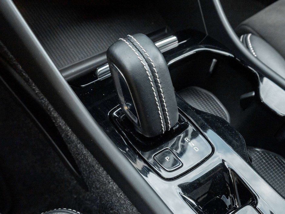 Volvo XC40 R-Design  NEW BRAKES  CPO RATE 2.99%* UP TO 72M 2021-15