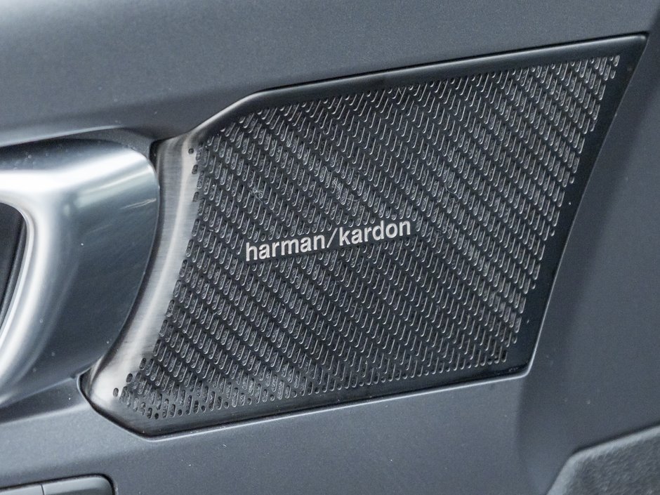 2022 Volvo XC40 T5 AWD R-Design  TRADE IN  HARMAN KARDON  POLESTAR-15