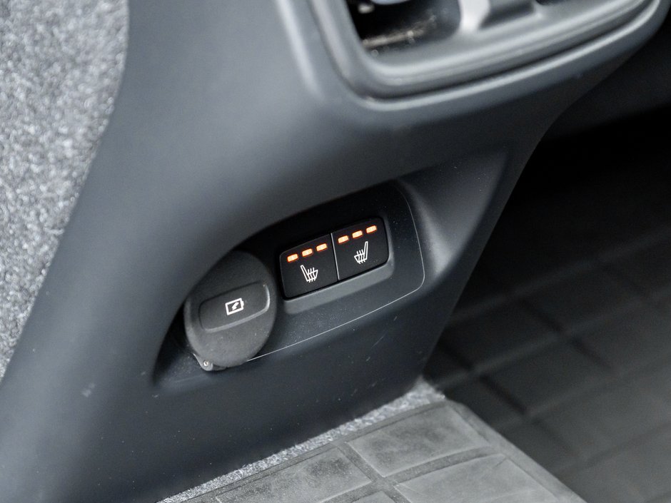 2022 Volvo XC40 T5 AWD  HARMAN KARDON  NAVI  PREMIUM PACK  CPO-24