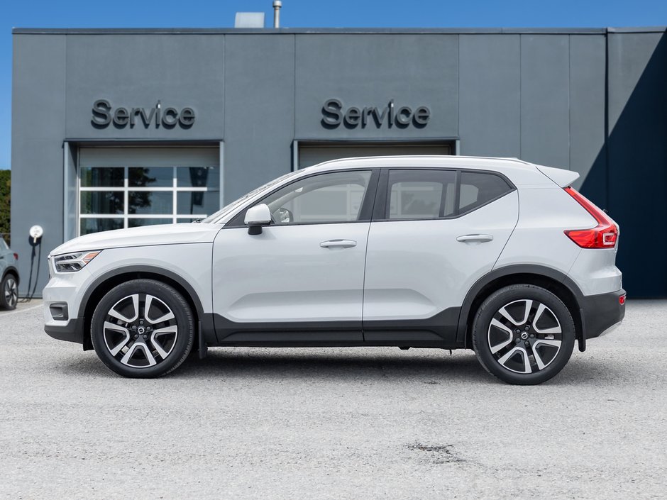 2022 Volvo XC40 T5 AWD  HARMAN KARDON  NAVI  PREMIUM PACK  CPO-2