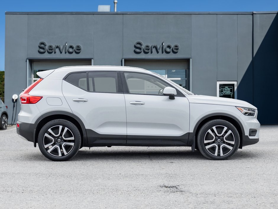 2022 Volvo XC40 T5 AWD  HARMAN KARDON  NAVI  PREMIUM PACK  CPO-4