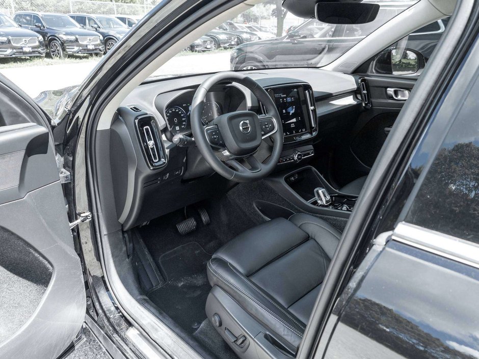 Volvo XC40 INSCRIPTION  CPO RATE 2.99%* -84 MONTH  ONE OWNER 2022-6