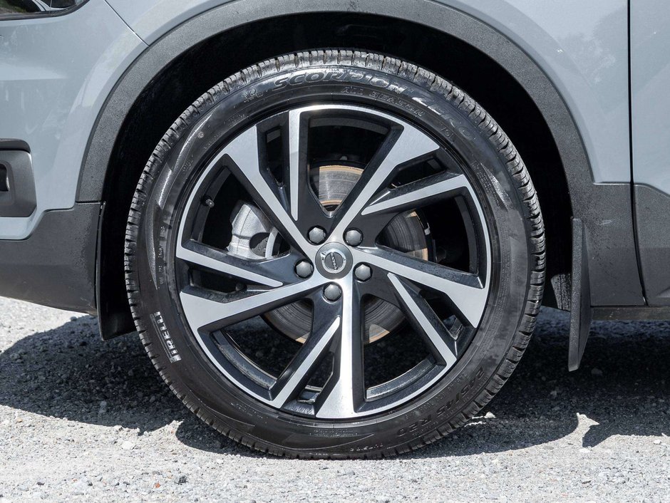 Volvo XC40 R-Design  H KARDON  POLESTAR  CPO RATE fr 2.99%* 2022-3