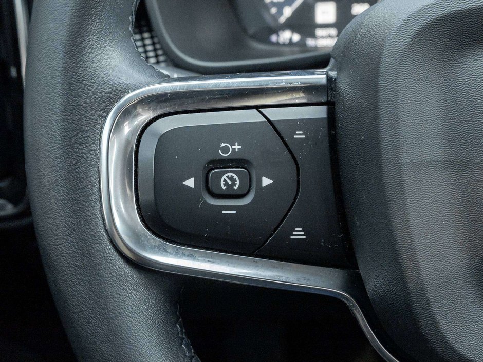 Volvo XC40 R-Design  H KARDON  POLESTAR  CPO RATE fr 2.99%* 2022-9