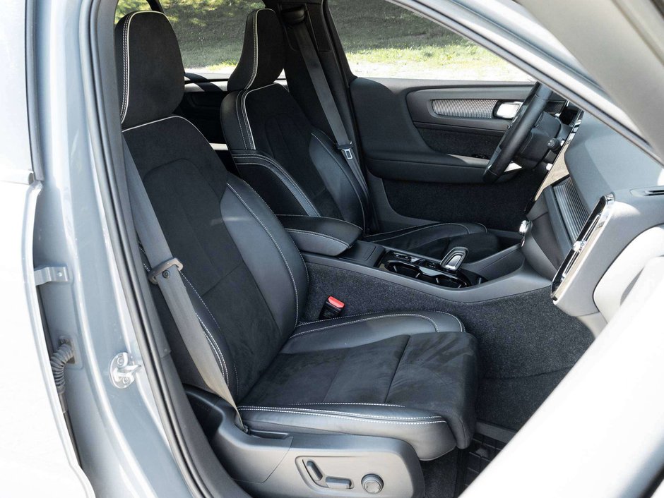 Volvo XC40 R-Design  H KARDON  POLESTAR  CPO RATE fr 2.99%* 2022-22