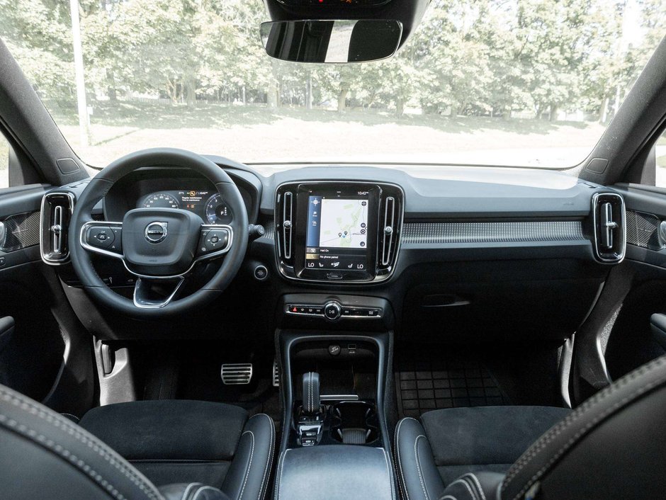 Volvo XC40 R-Design  H KARDON  POLESTAR  CPO RATE fr 2.99%* 2022-25