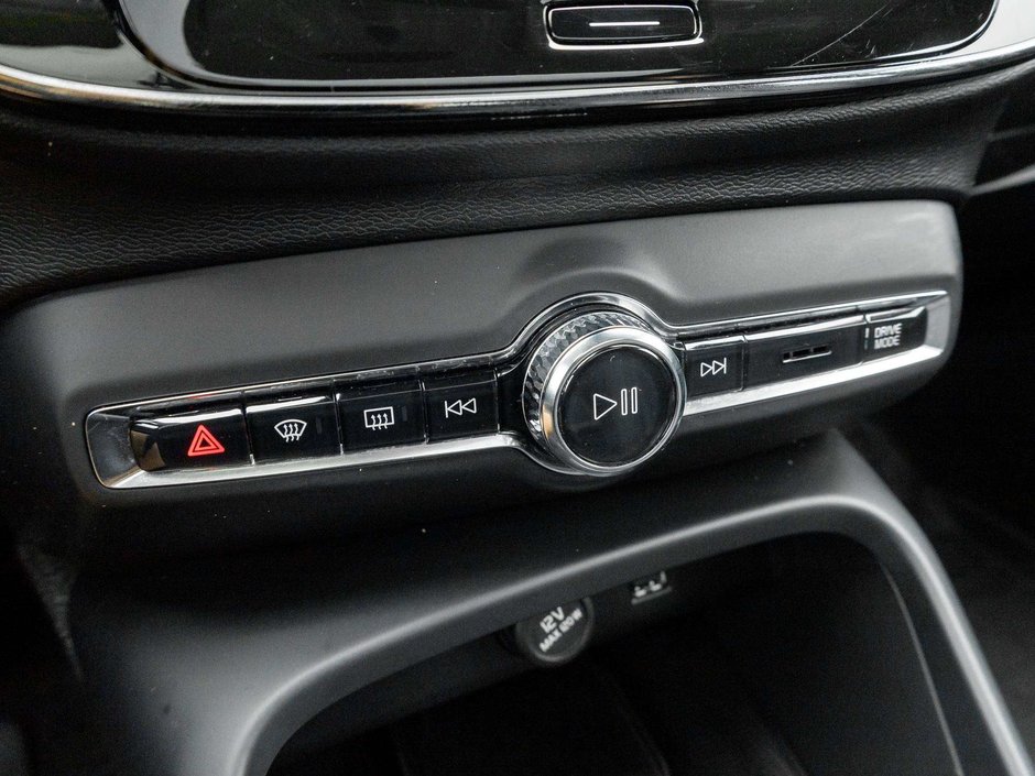 2022 Volvo XC40 MOMENTUM^Pano Roof^Navi^Premium Pack^fr 2.99%*-17