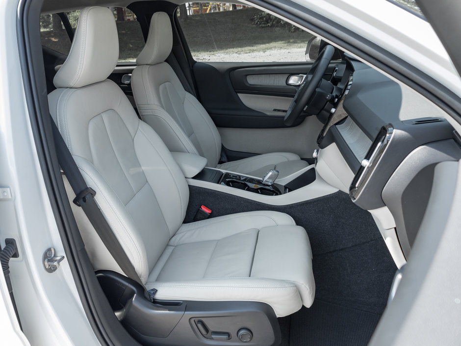 2023 Volvo XC40 B5 AWD Ultimate  CPO  ADAPTIVE C CONTROL  H.KARDON-24