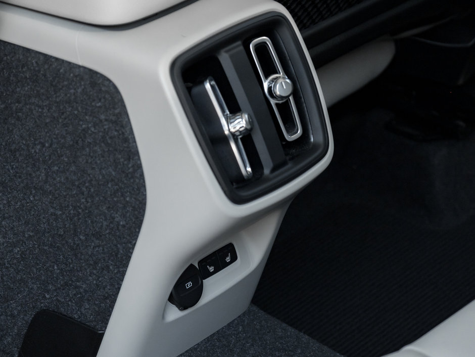 2023 Volvo XC40 B5 AWD Ultimate  CPO  ADAPTIVE C CONTROL  H.KARDON-26