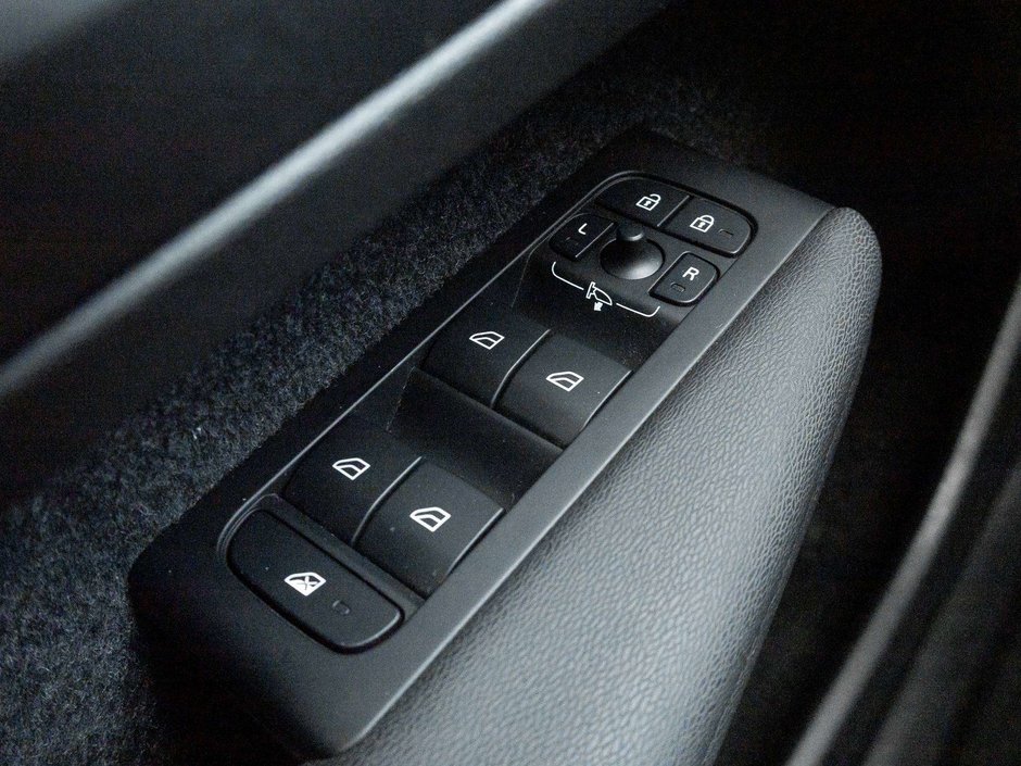 2023 Volvo XC40 PLUS^Trade In^Harman Kardon^Polestar^Rate fr2.99%*-13