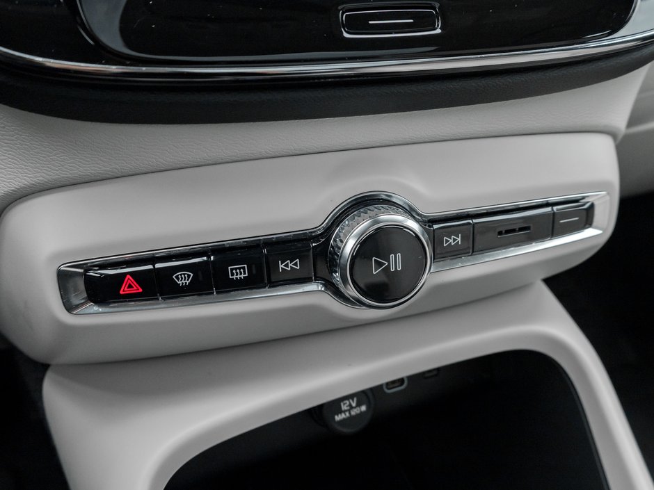 Volvo XC40 B5 AWD PLUS  LOW MILEAGE  3.49%*CPO RATE UP TO 84M 2024-18