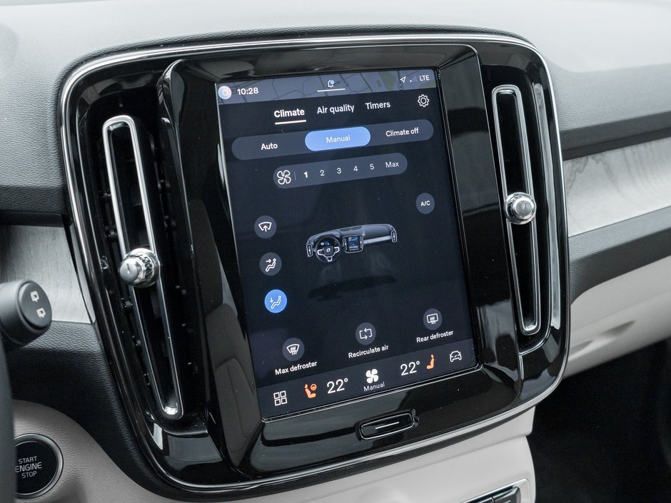 Volvo XC40 B5 AWD PLUS  LOW MILEAGE  3.49%*CPO RATE UP TO 84M 2024-19