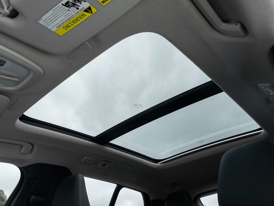 2024 Volvo XC40 Plus Dark Theme-21