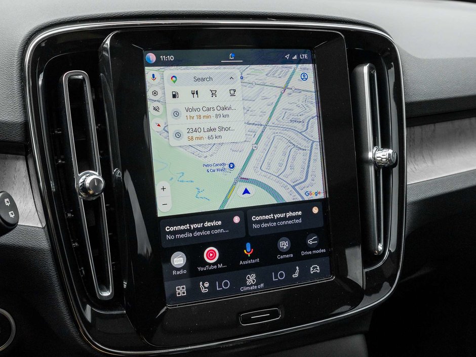 2024 Volvo XC40 Plus Dark Theme-11