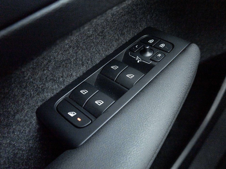 Volvo XC40 RECHARGE  AWD 2024-12