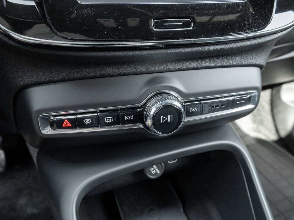 Volvo XC40 RECHARGE  AWD 2024-18